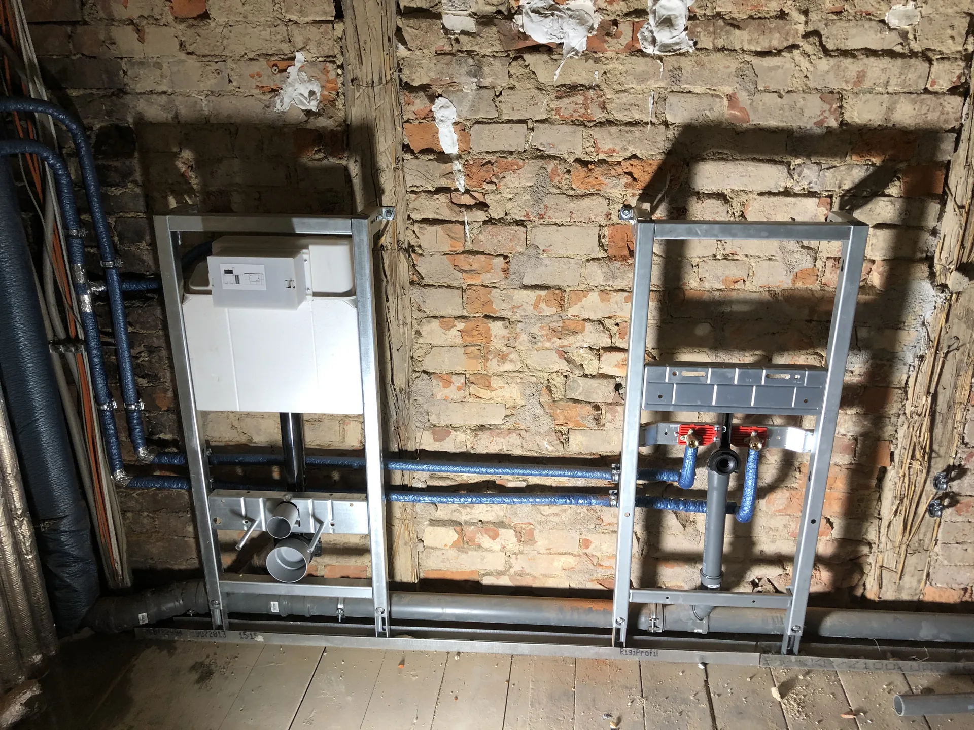 Sanitärinstallation im Badezimmer